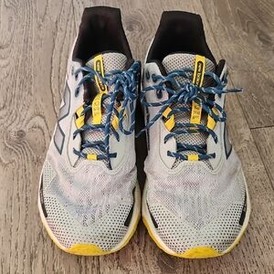 New Balance Men's Athletic Shoes - White and Yellow